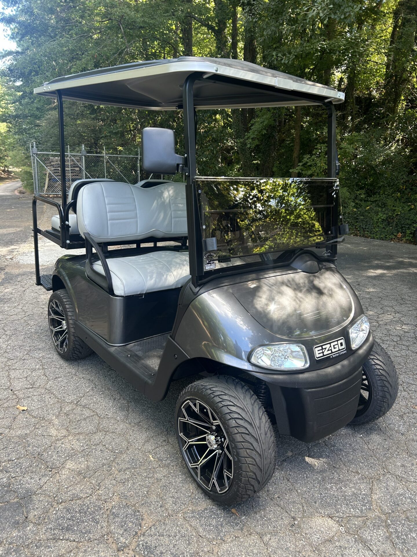 2018 E-Z-GO RXV