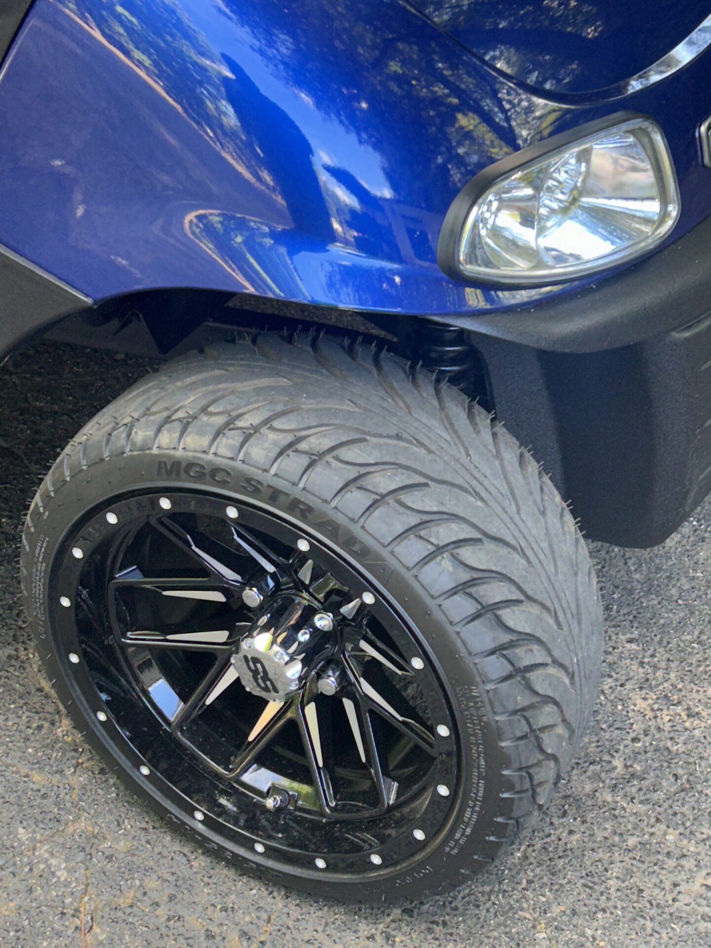 2018 E-Z-GO RXV